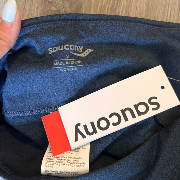 BNWT Saucony Women’s Fortify 6” Shorts - Picture 10 of 10